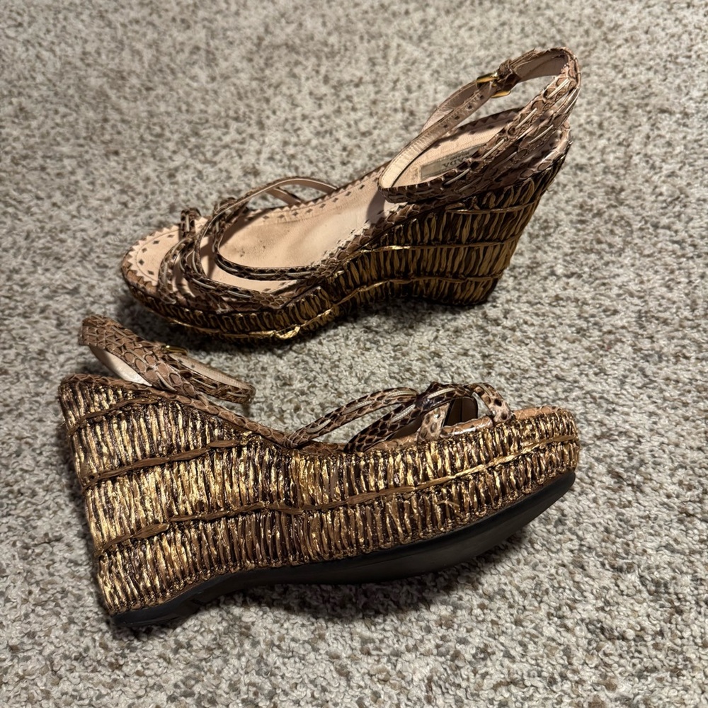Prada Woven Raffia Wedge Sandals- Size 40.5 - Picture 9 of 10